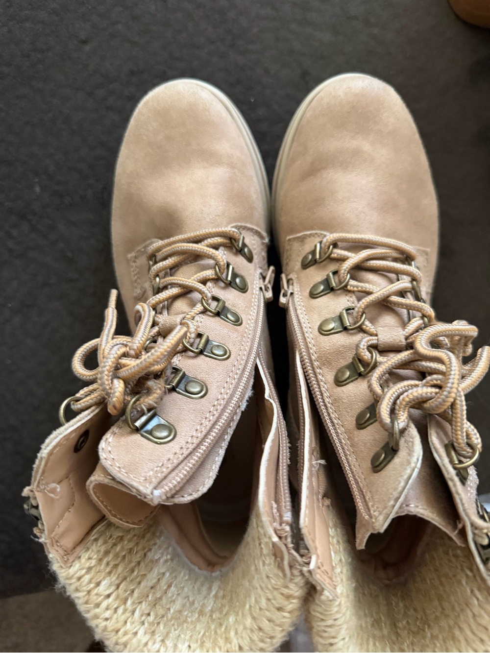 Women’s Lace-Up Winter Boots in Light Beige